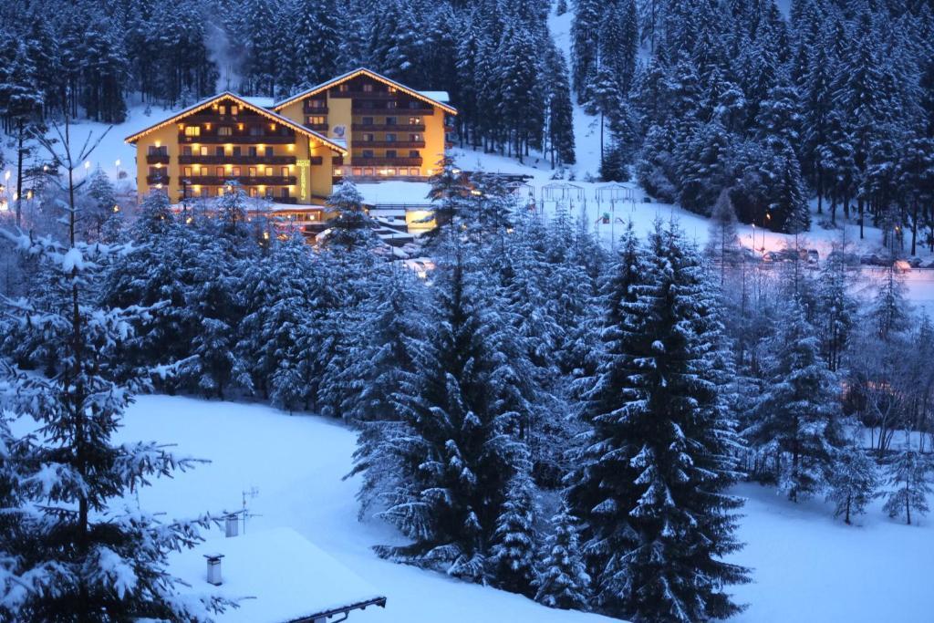 Hotel Shandranj Tesero Luaran gambar